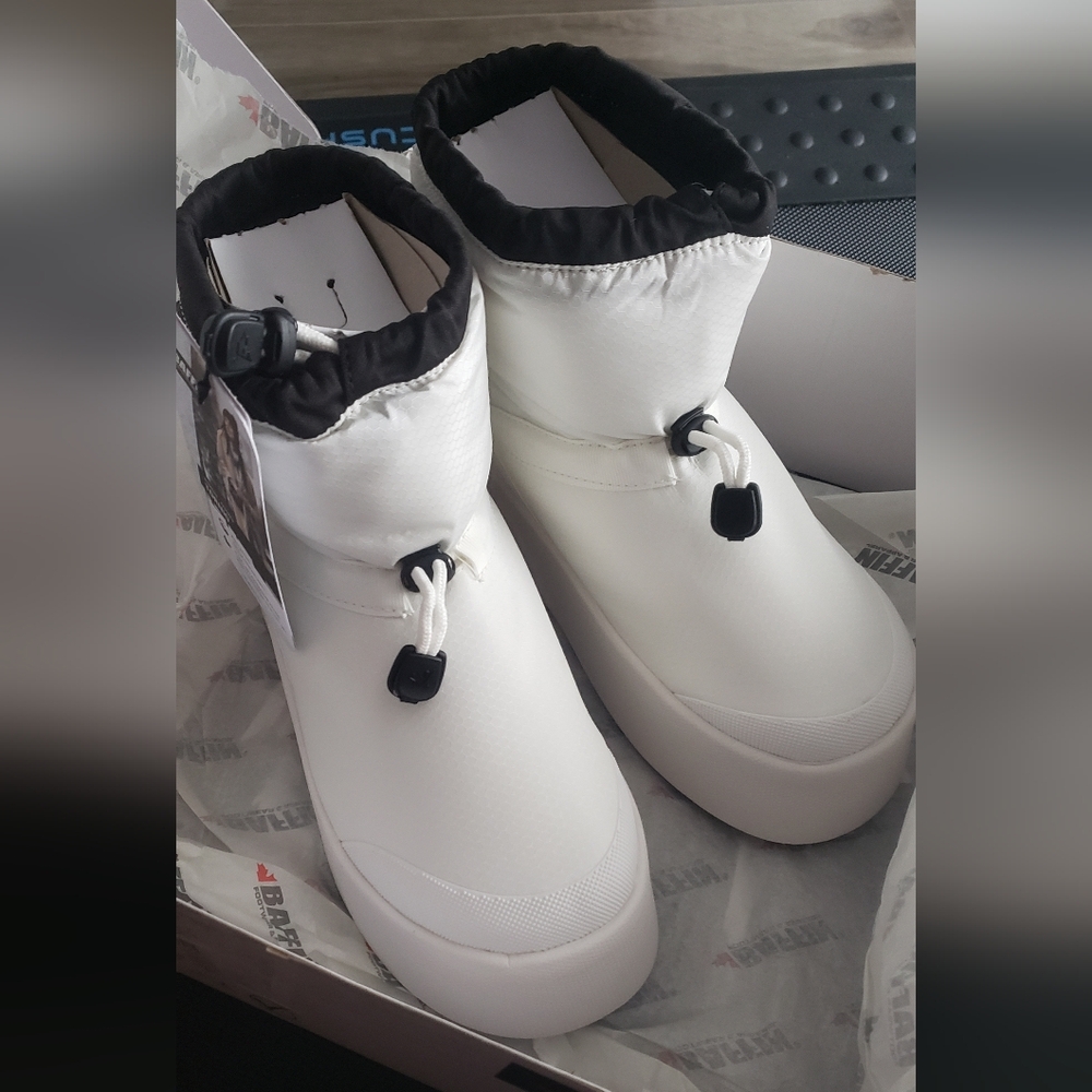 NWT Baffin Winter Boots Sz8